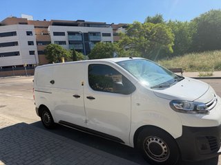 Furgoneta citroen jumpy 2020 en buen estado