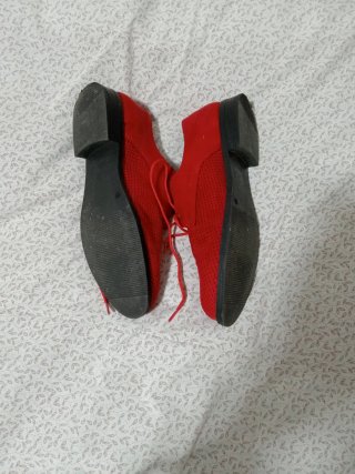 Zapatos rojos de ante talla 39