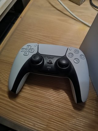 PS5 Slim Lector 1TB + Mando DualSense ¡COMO NUEVA!