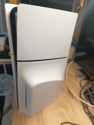 PS5 Slim Lector 1TB + Mando DualSense ¡COMO NUEVA!