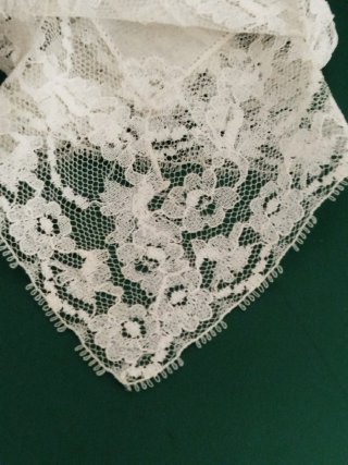 Pañuelo antiguo de encaje blanco