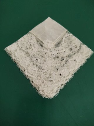 Pañuelo antiguo de encaje blanco
