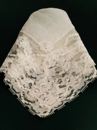 Pañuelo antiguo de encaje blanco