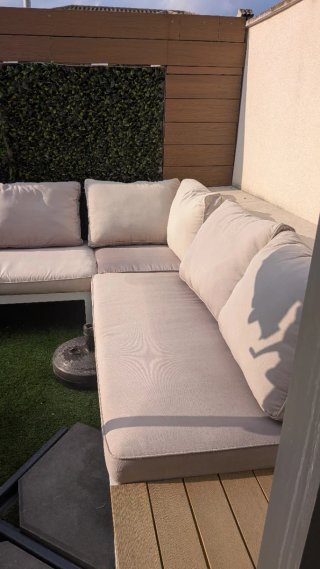 Conjunto sofá y mesa de jardín