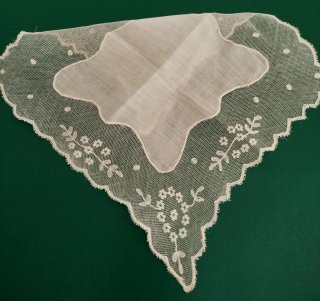 Pañuelo de encaje antiguo para ceremonias