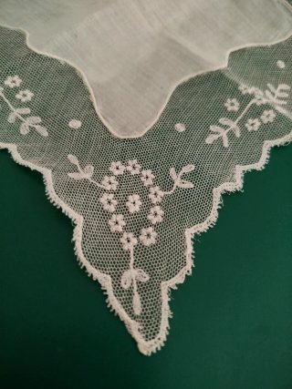 Pañuelo de encaje antiguo para ceremonias