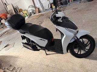 Honda SH125i Scooter