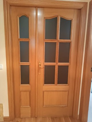 Puerta de madera de roble