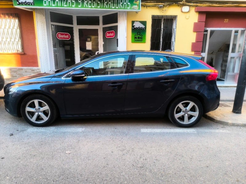 Volvo V40 2014 - foto 1