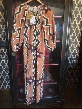 Vestido Maravic con etiquetas