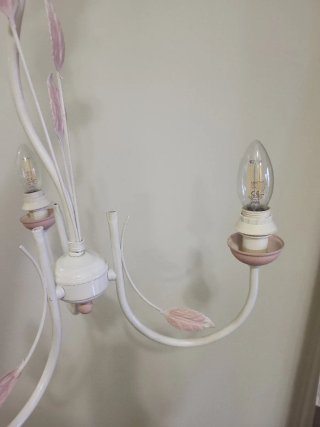 Lámpara colgante metal blanco y rosa