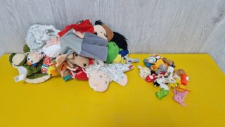 Lote de marionetas de mano y dedos