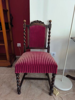 Silla antigua madera y terciopelo
