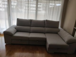 Sofá Chaiselongue impecable. 1 año de uso.