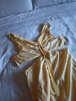 Vestido amarillo plisado nuevo talla L