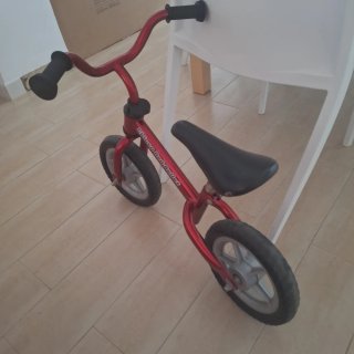 Bicicleta sin pedales Chicco Roja