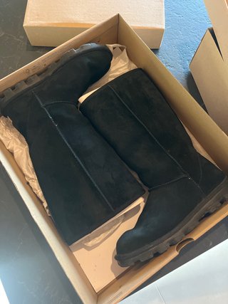 Botas UGG ESSENTIAL TALL BLK Mujer