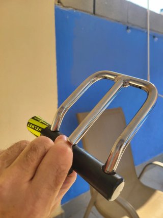 Antirrobo para cascos de moto