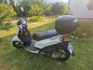 Peugeot Tweet 125cc Blanca