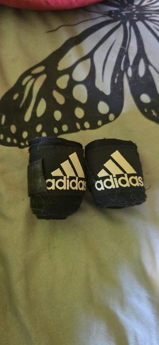 Saco boxeo y guantes semi nuevo, negociable