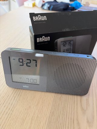 Braun Reloj Despertador y Radio Digital