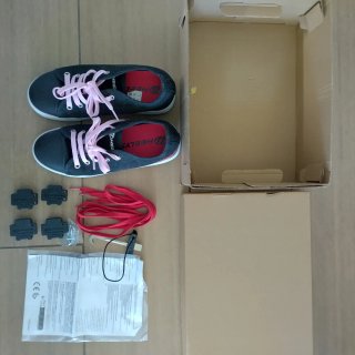 Zapatillas Heelys con ruedas talla 36,5eur - 23cm