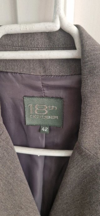 Traje falda y chaqueta gris T 38+42
