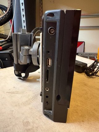 Mini TV + DVD Supratech Negro 9”