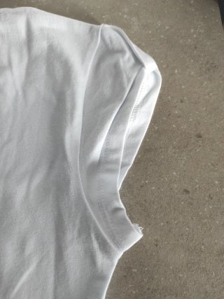 Camiseta GAUDI manga corta blanca y dorada