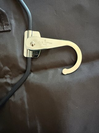 Funda porta trajes Louis Vuitton marrón