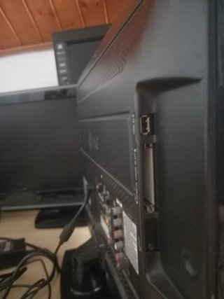 Televisor LG Negro Pequeño