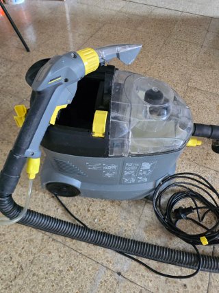Karcher Puzzi 8/1 C Aspiradora