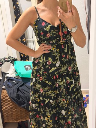 Vestido floral midi Zara