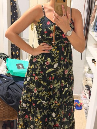 Vestido floral midi Zara