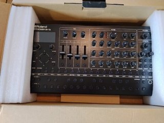 Sintetizador Roland SH-4d
