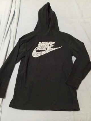 Maglietta con cappuccio Nike 6/7 anni