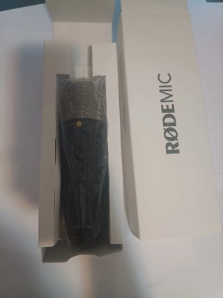 Rode NT1 5ta Gen Black signatures