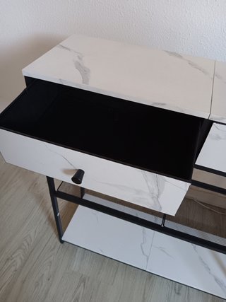 Mesa de entrada con cajones y estantes
