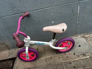 Bicicleta de equilibrio infantil Chicco