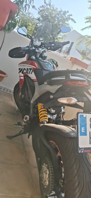 Ducati Hyperstrada 821 '14