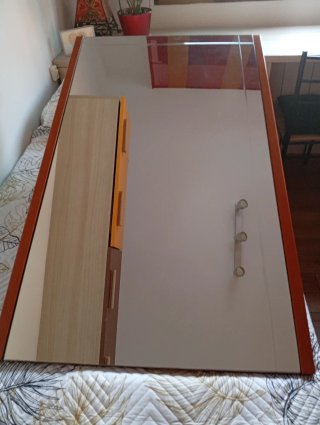 Dormitorio matrimonio con sinfonier,cómoda,espejo.