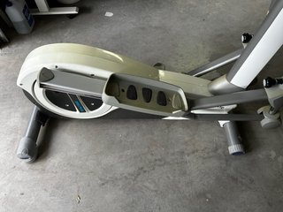 Bicicleta Elíptica E-Line PT-323. Muy poco.