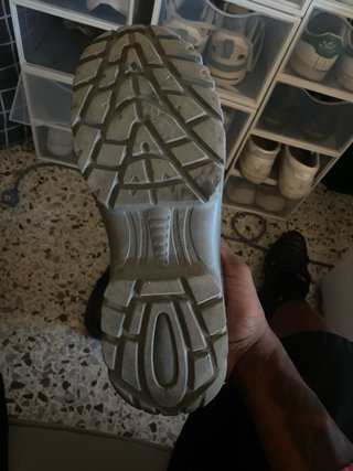 Zapatillas de trabajo ANKO negras y rojas