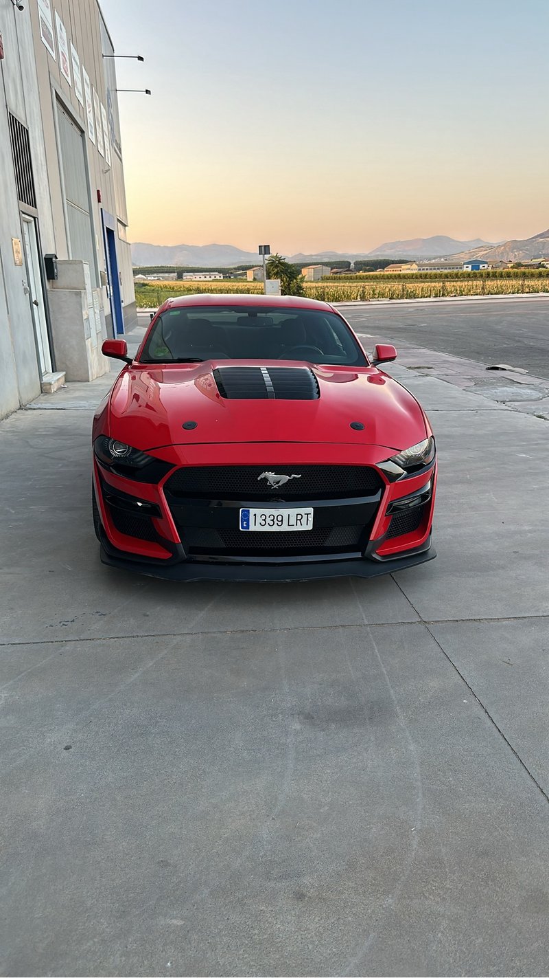 Ford Mustang 2021 - foto 1