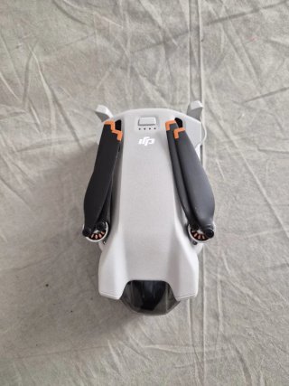 DJI Mini 3 Fly More Combo RC2