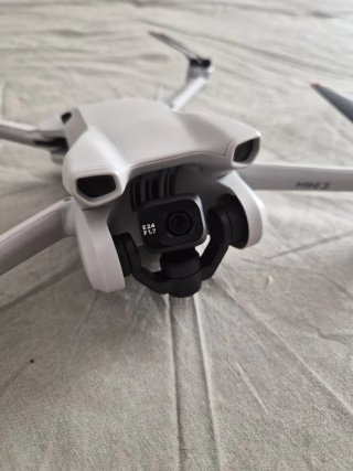 DJI Mini 3 Fly More Combo RC2