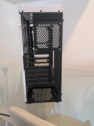 Caja PC Blanca y Negra