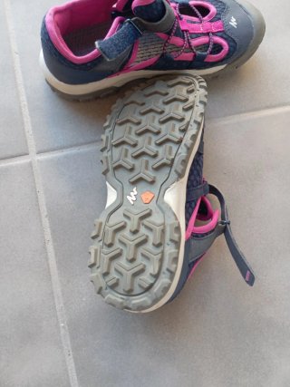 Zapatillas Niña Quechua Azul y Rosa talla 35-36.