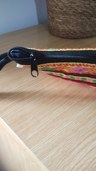 Bolso de mano bordado floral