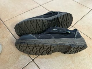 Zapatos seguridad velcro Cofra 42